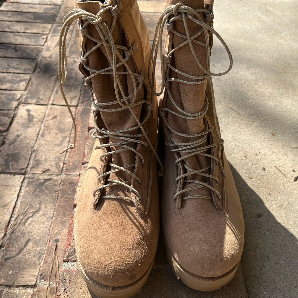 Men’s Vibram Army Combat Boots